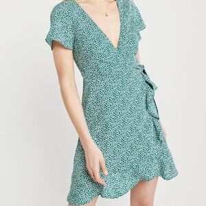 Abercrombie Dress Size XS 💚
